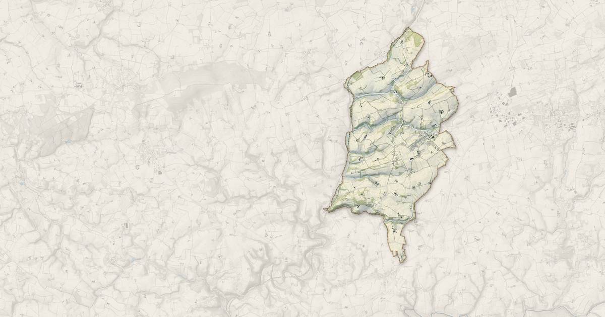 Portrait cartographique de Landrévarzec : relief, eau, forêts, bâti et voies, calculés à partir des données de l'IGN