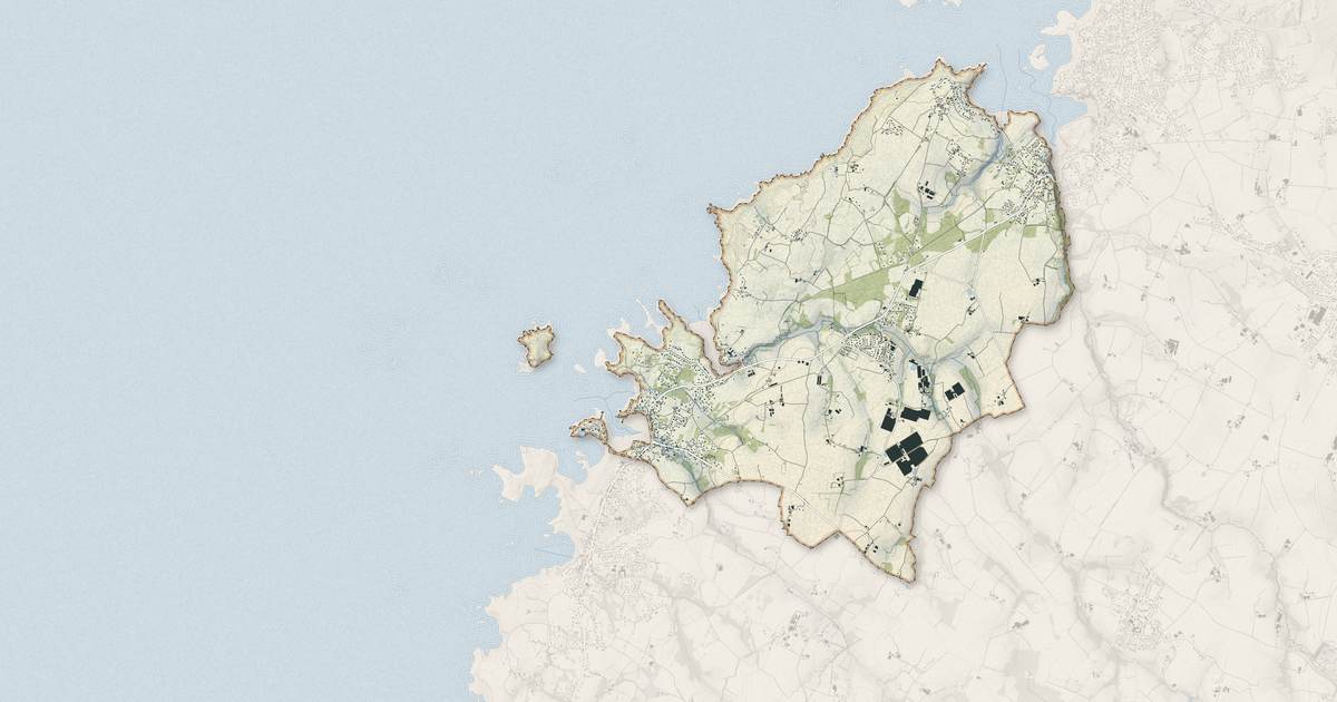 Portrait cartographique de Landunvez : relief, eau, forêts, bâti et voies, calculés à partir des données de l'IGN