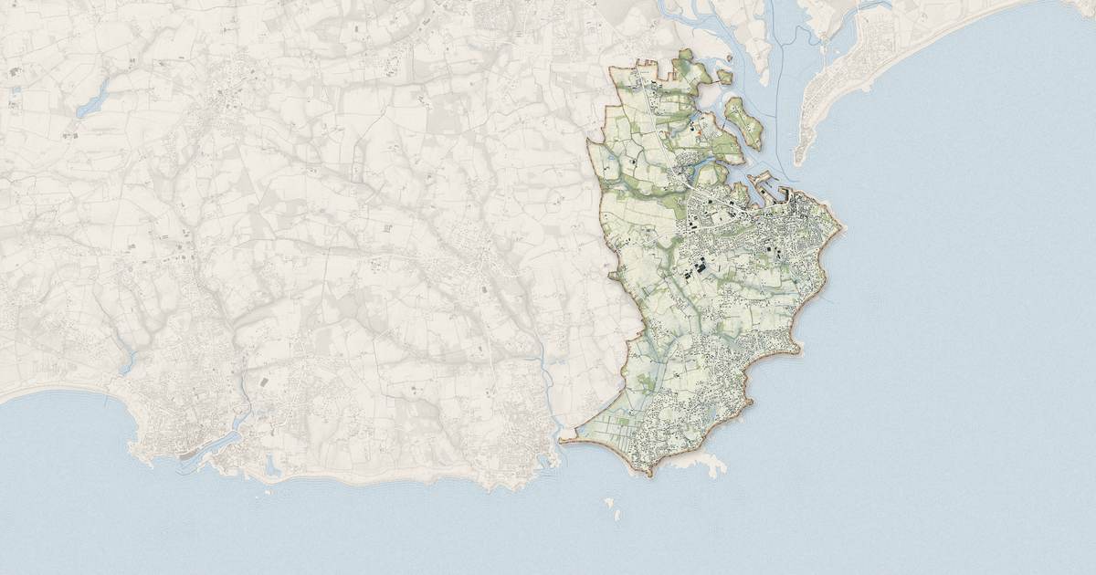 Portrait cartographique de Loctudy : relief, eau, forêts, bâti et voies, calculés à partir des données de l'IGN