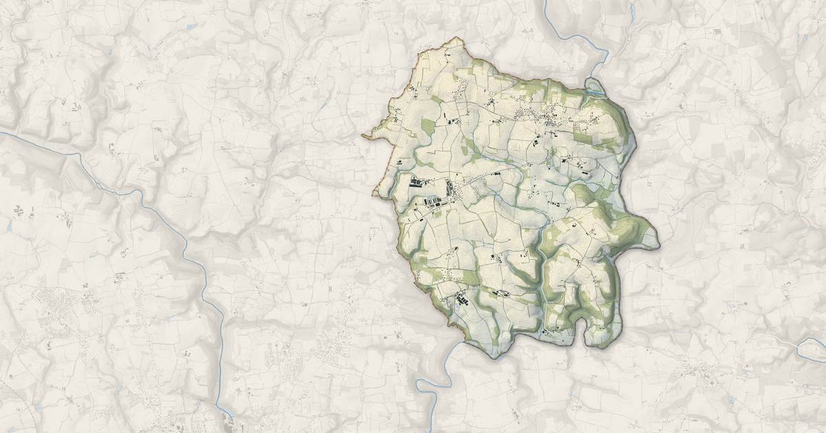 Portrait cartographique de Locunolé : relief, eau, forêts, bâti et voies, calculés à partir des données de l'IGN