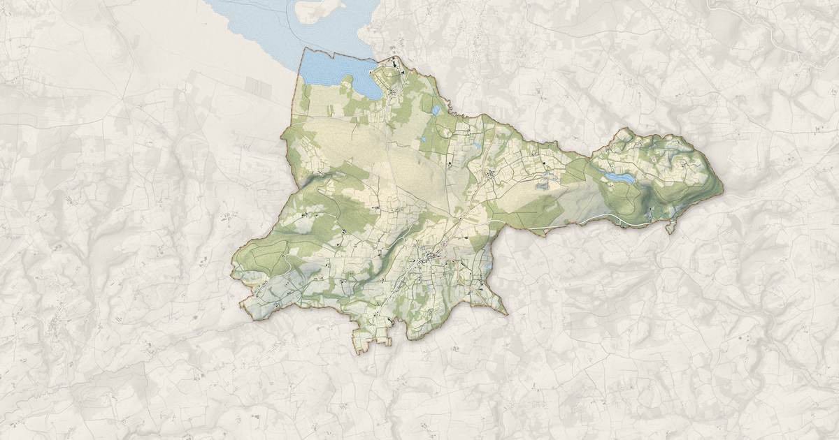 Portrait cartographique de Loqueffret : relief, eau, forêts, bâti et voies, calculés à partir des données de l'IGN