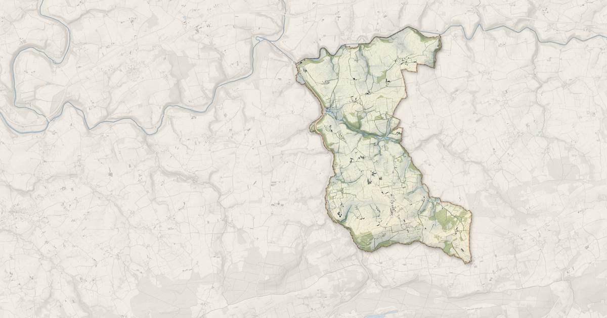 Portrait cartographique de Motreff : relief, eau, forêts, bâti et voies, calculés à partir des données de l'IGN