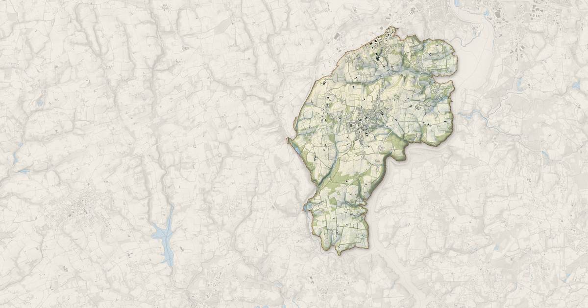 Portrait cartographique de Plomelin : relief, eau, forêts, bâti et voies, calculés à partir des données de l'IGN