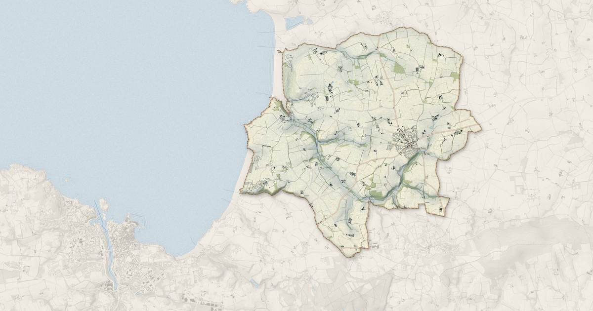 Portrait cartographique de Plonévez-Porzay : relief, eau, forêts, bâti et voies, calculés à partir des données de l'IGN