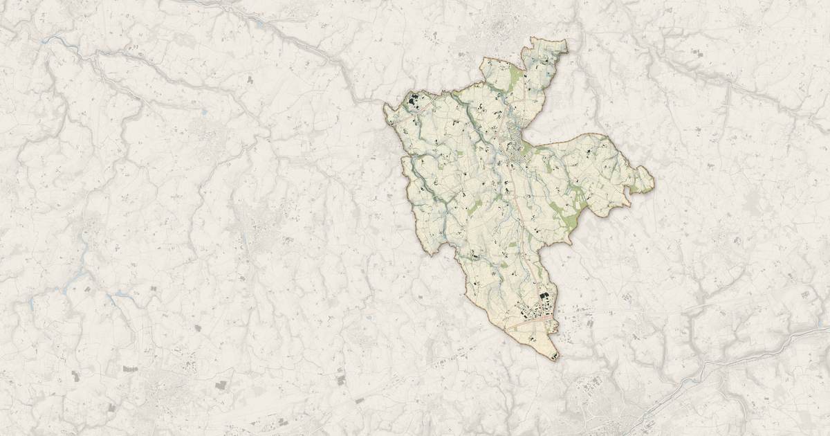 Portrait cartographique de Ploudaniel : relief, eau, forêts, bâti et voies, calculés à partir des données de l'IGN