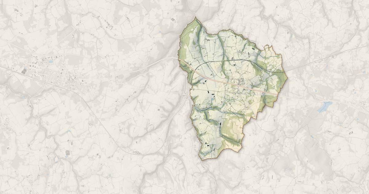 Portrait cartographique de Plouégat-Moysan : relief, eau, forêts, bâti et voies, calculés à partir des données de l'IGN