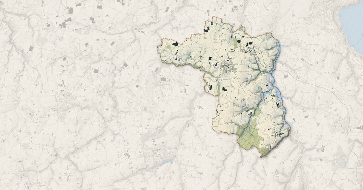 Portrait cartographique de Plouénan : relief, eau, forêts, bâti et voies, calculés à partir des données de l'IGN