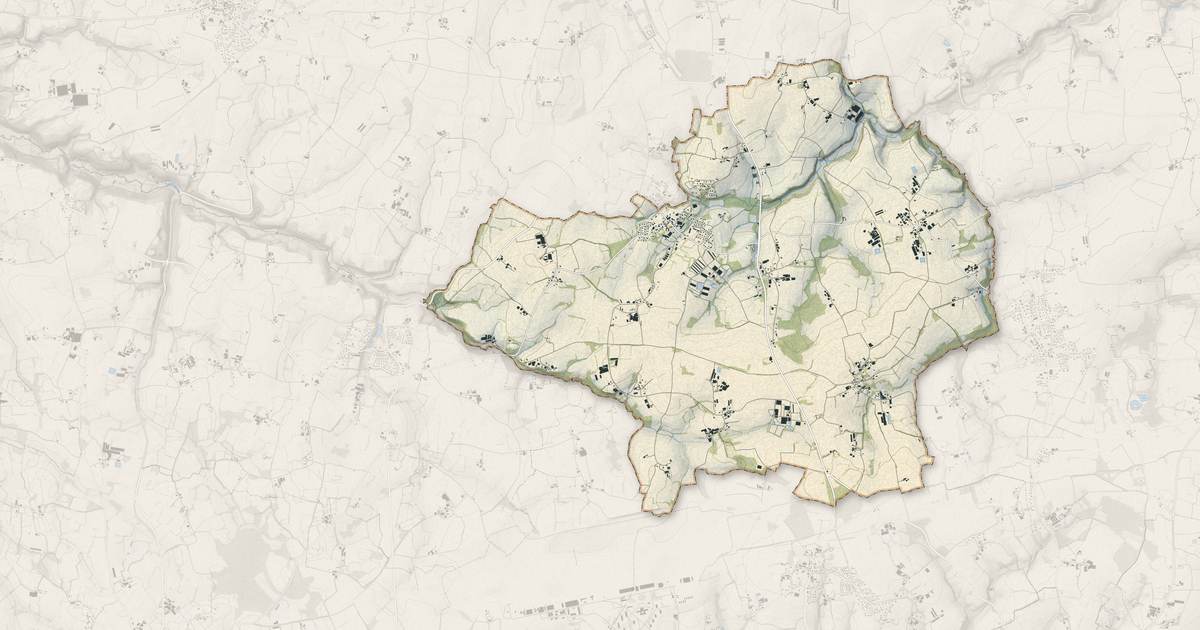 Portrait cartographique de Plougar : relief, eau, forêts, bâti et voies, calculés à partir des données de l'IGN