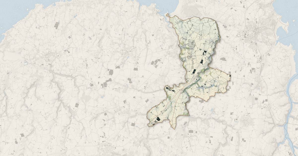 Portrait cartographique de Plougoulm : relief, eau, forêts, bâti et voies, calculés à partir des données de l'IGN