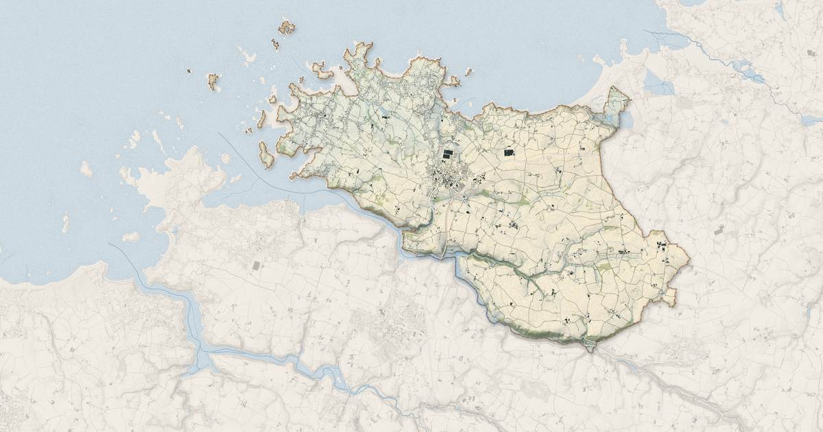 Portrait cartographique de Plouguerneau : relief, eau, forêts, bâti et voies, calculés à partir des données de l'IGN