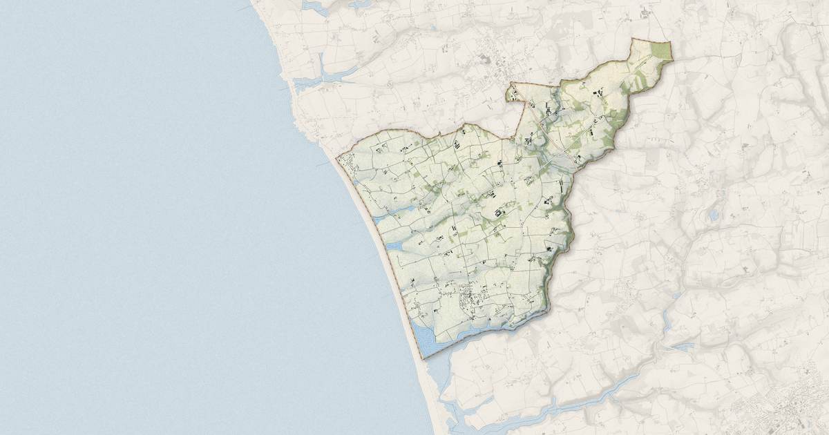 Portrait cartographique de Plovan : relief, eau, forêts, bâti et voies, calculés à partir des données de l'IGN