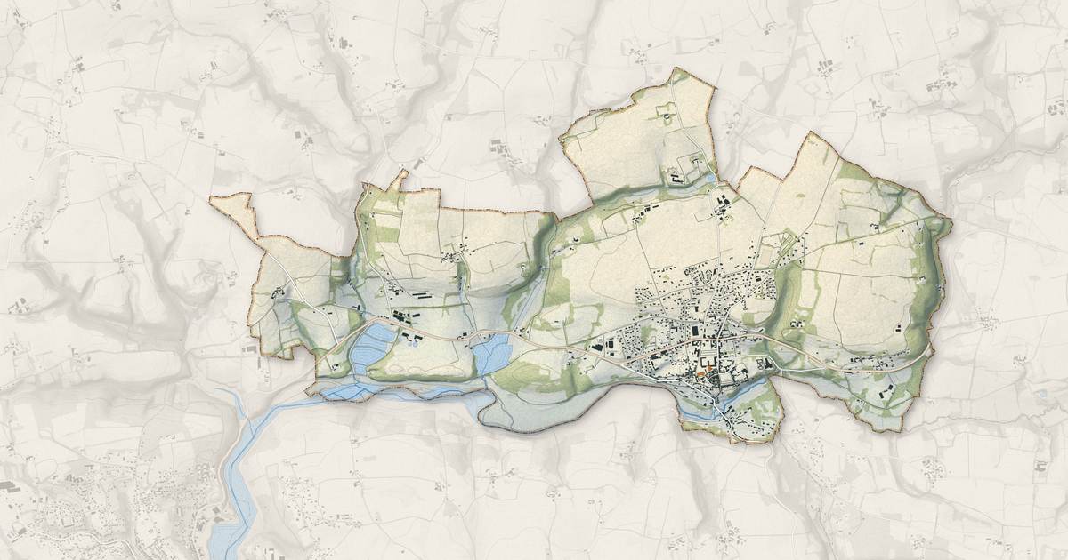 Portrait cartographique de Pont-Croix : relief, eau, forêts, bâti et voies, calculés à partir des données de l'IGN