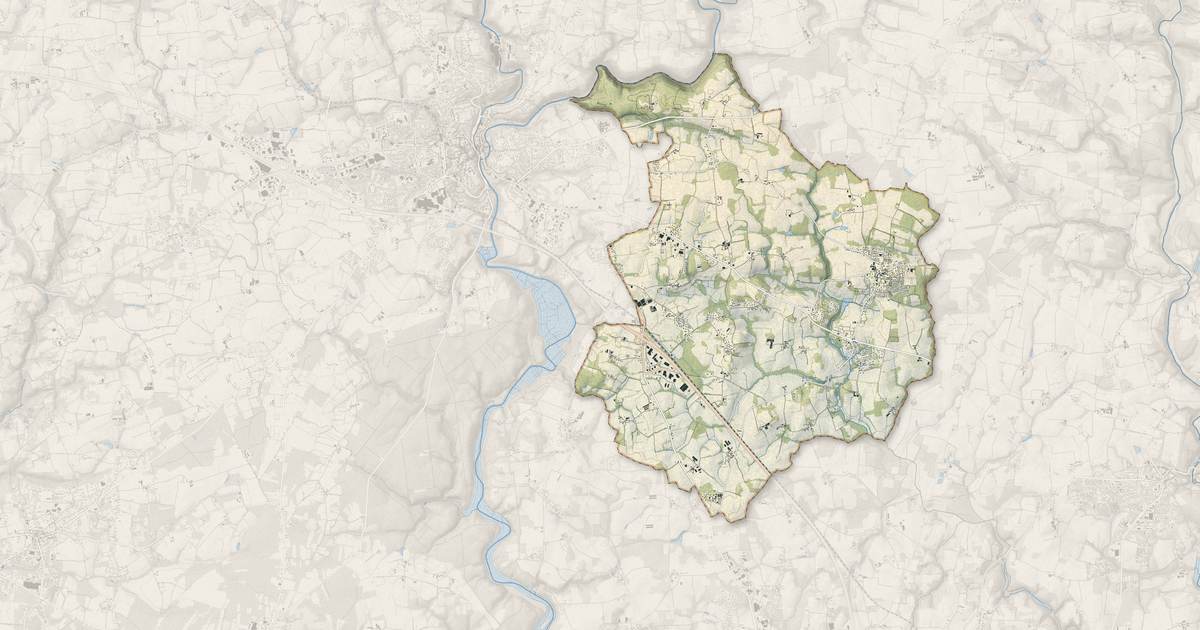Portrait cartographique de Rédené : relief, eau, forêts, bâti et voies, calculés à partir des données de l'IGN