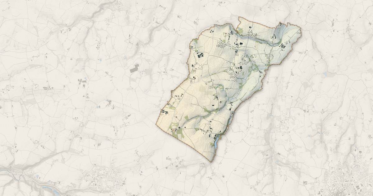 Portrait cartographique de Saint-Frégant : relief, eau, forêts, bâti et voies, calculés à partir des données de l'IGN