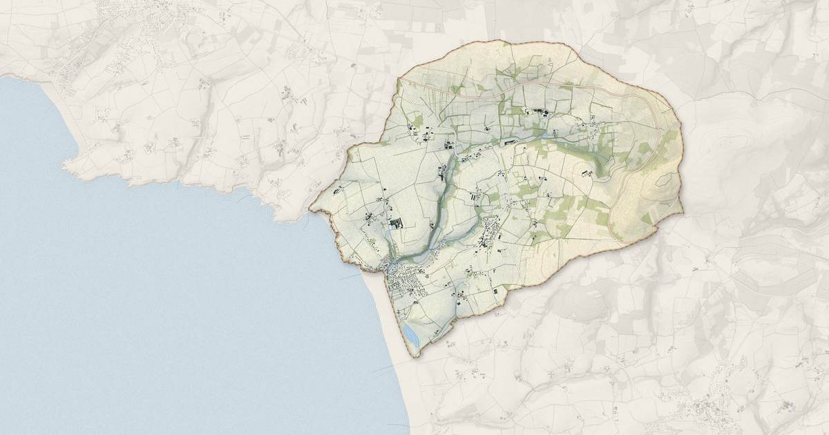 Portrait cartographique de Saint-Nic : relief, eau, forêts, bâti et voies, calculés à partir des données de l'IGN