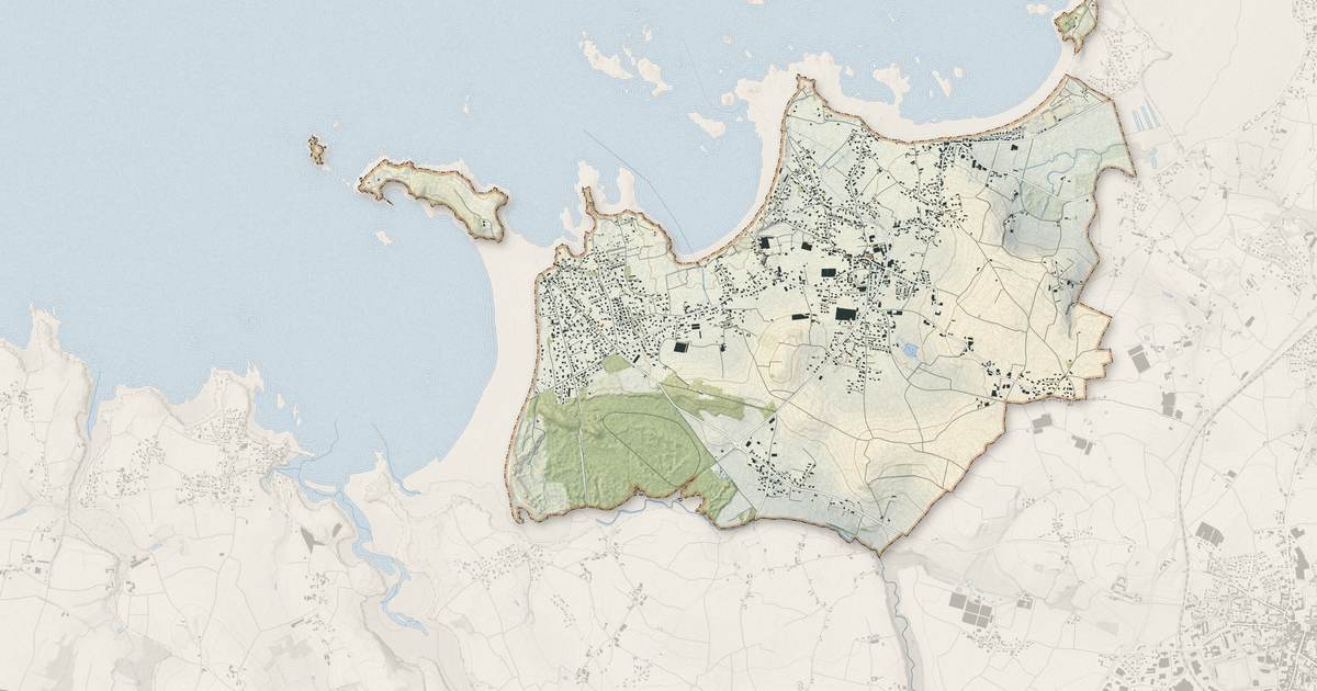 Portrait cartographique de Santec : relief, eau, forêts, bâti et voies, calculés à partir des données de l'IGN
