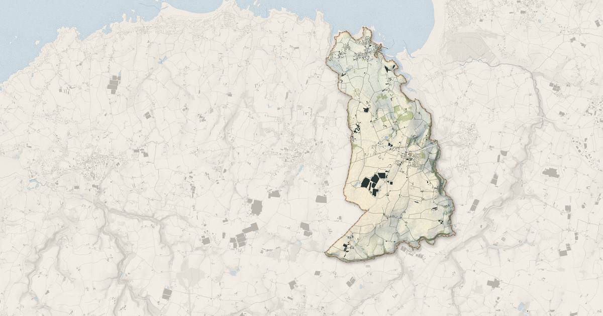 Portrait cartographique de Sibiril : relief, eau, forêts, bâti et voies, calculés à partir des données de l'IGN