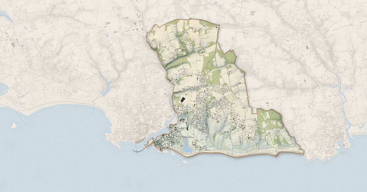 Portrait cartographique de Treffiagat : relief, eau, forêts, bâti et voies, calculés à partir des données de l'IGN
