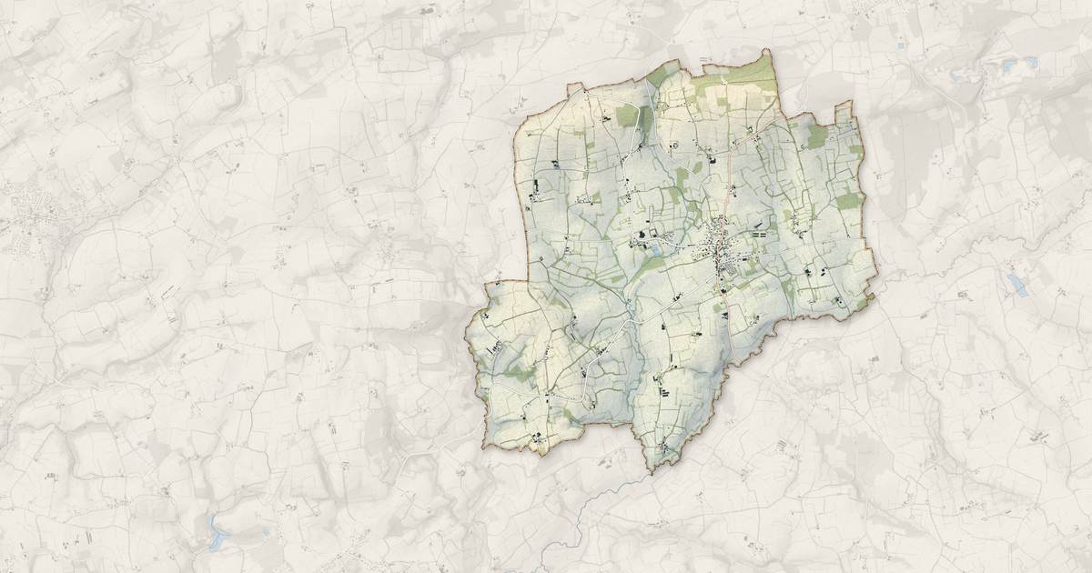 Portrait cartographique de Trégourez : relief, eau, forêts, bâti et voies, calculés à partir des données de l'IGN