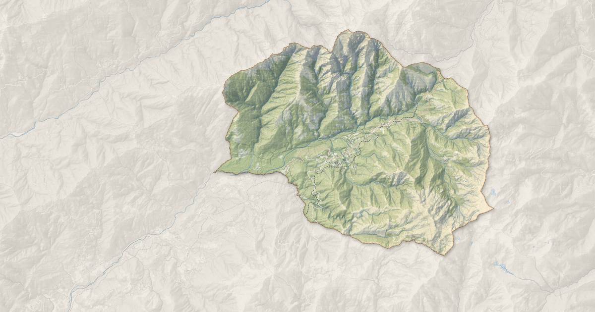 Portrait cartographique de Bocognano : relief, eau, forêts, bâti et voies, calculés à partir des données de l'IGN