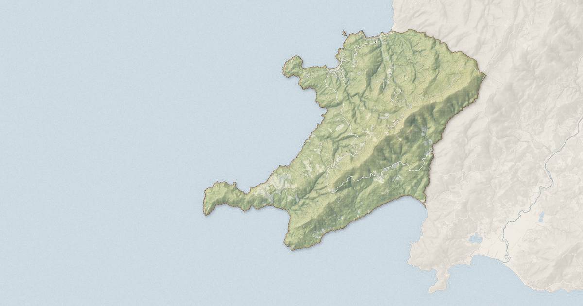Portrait cartographique de Coti-Chiavari : relief, eau, forêts, bâti et voies, calculés à partir des données de l'IGN