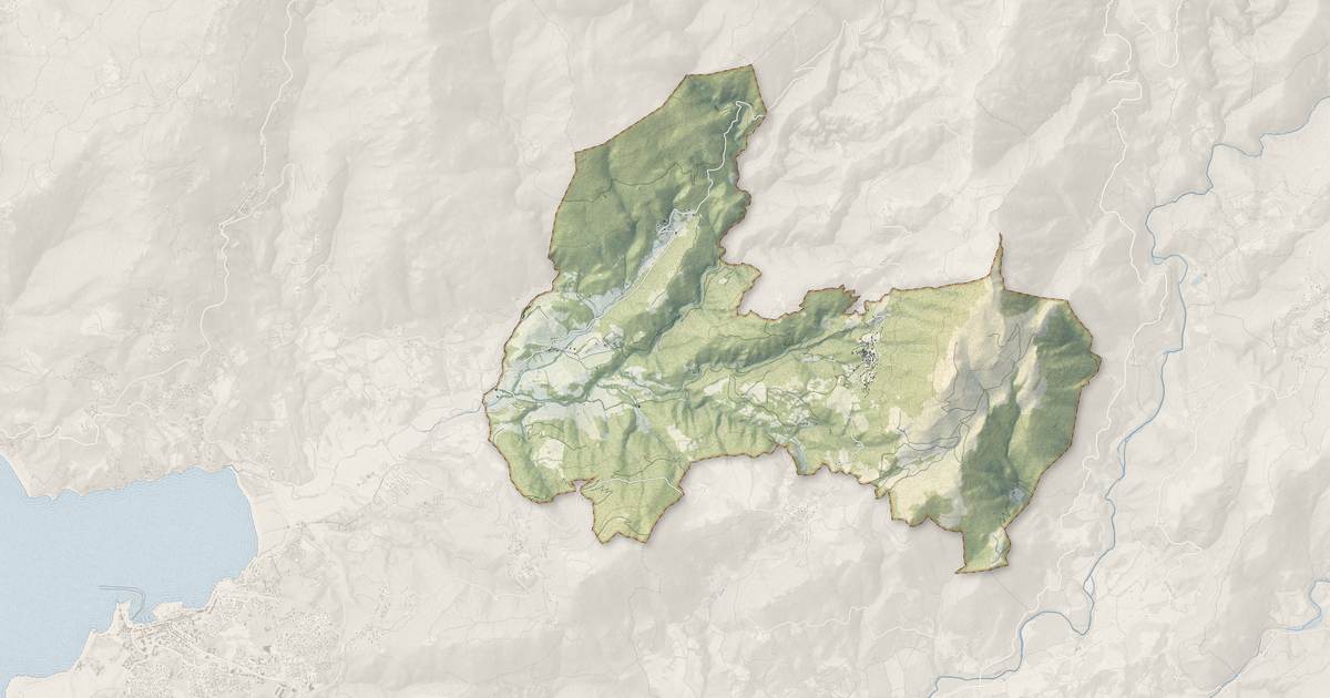 Portrait cartographique de Fozzano : relief, eau, forêts, bâti et voies, calculés à partir des données de l'IGN