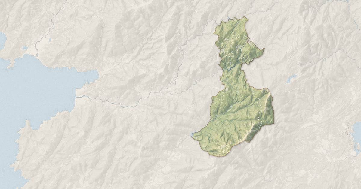 Portrait cartographique de Levie : relief, eau, forêts, bâti et voies, calculés à partir des données de l'IGN