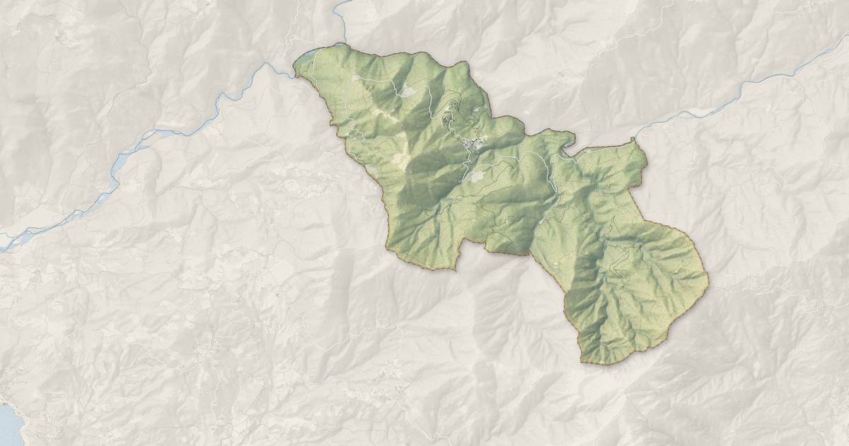 Portrait cartographique de Lopigna : relief, eau, forêts, bâti et voies, calculés à partir des données de l'IGN