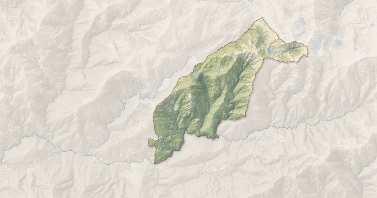 Portrait cartographique de Orto : relief, eau, forêts, bâti et voies, calculés à partir des données de l'IGN