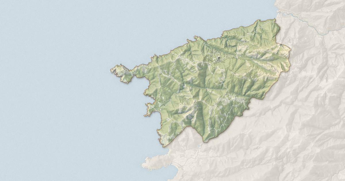 Portrait cartographique de Piana : relief, eau, forêts, bâti et voies, calculés à partir des données de l'IGN