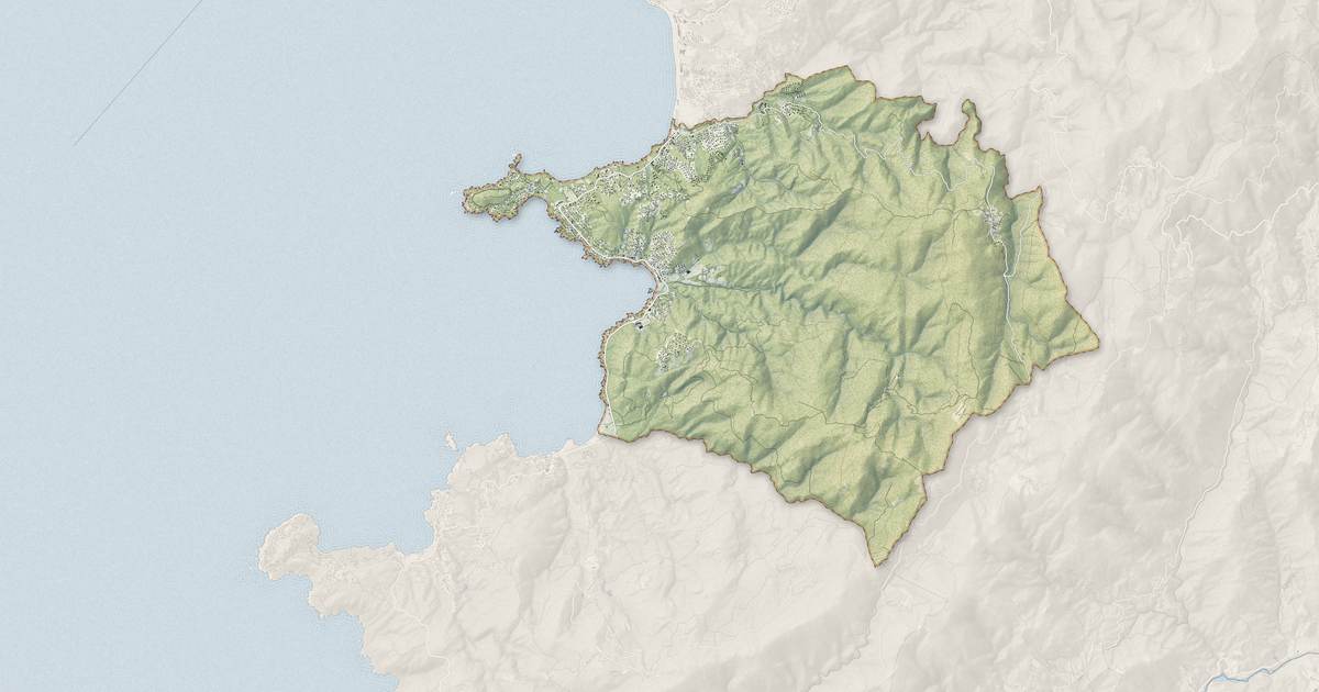 Portrait cartographique de Pietrosella : relief, eau, forêts, bâti et voies, calculés à partir des données de l'IGN