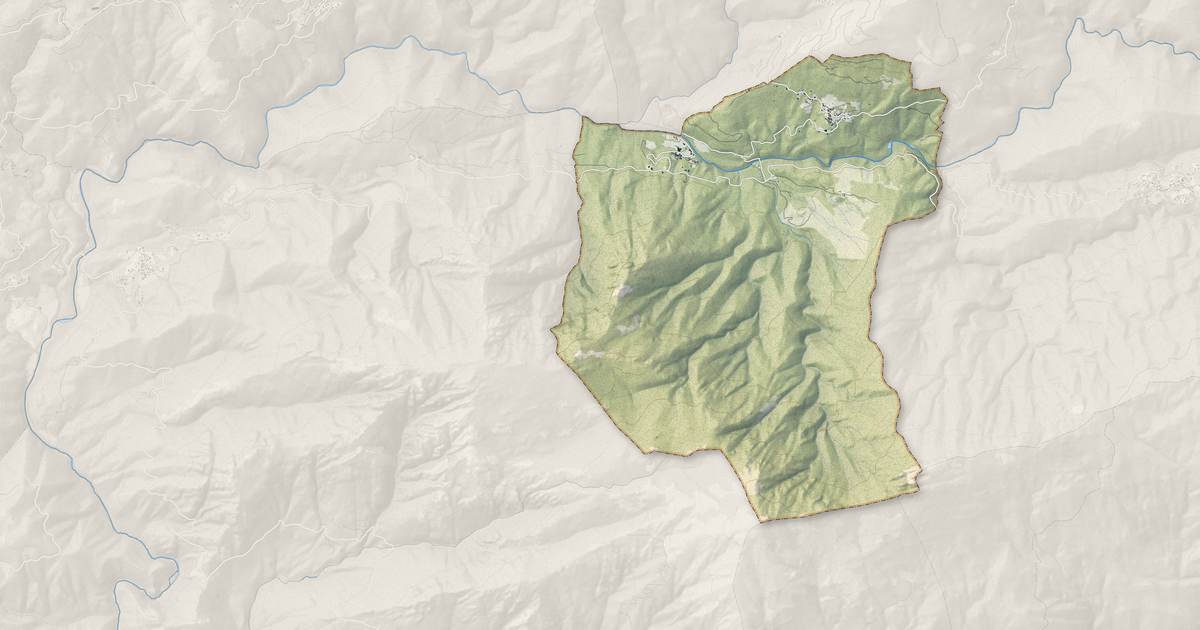 Portrait cartographique de Poggiolo : relief, eau, forêts, bâti et voies, calculés à partir des données de l'IGN