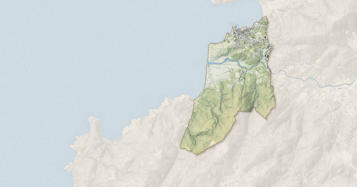Portrait cartographique de Propriano : relief, eau, forêts, bâti et voies, calculés à partir des données de l'IGN