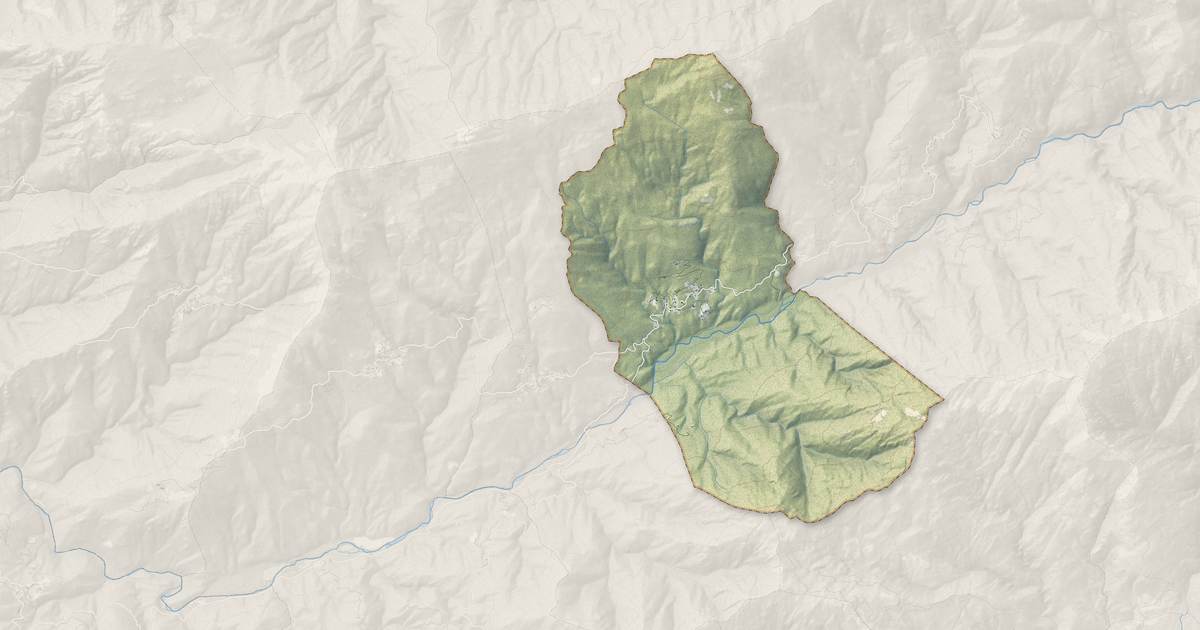Portrait cartographique de Rezza : relief, eau, forêts, bâti et voies, calculés à partir des données de l'IGN
