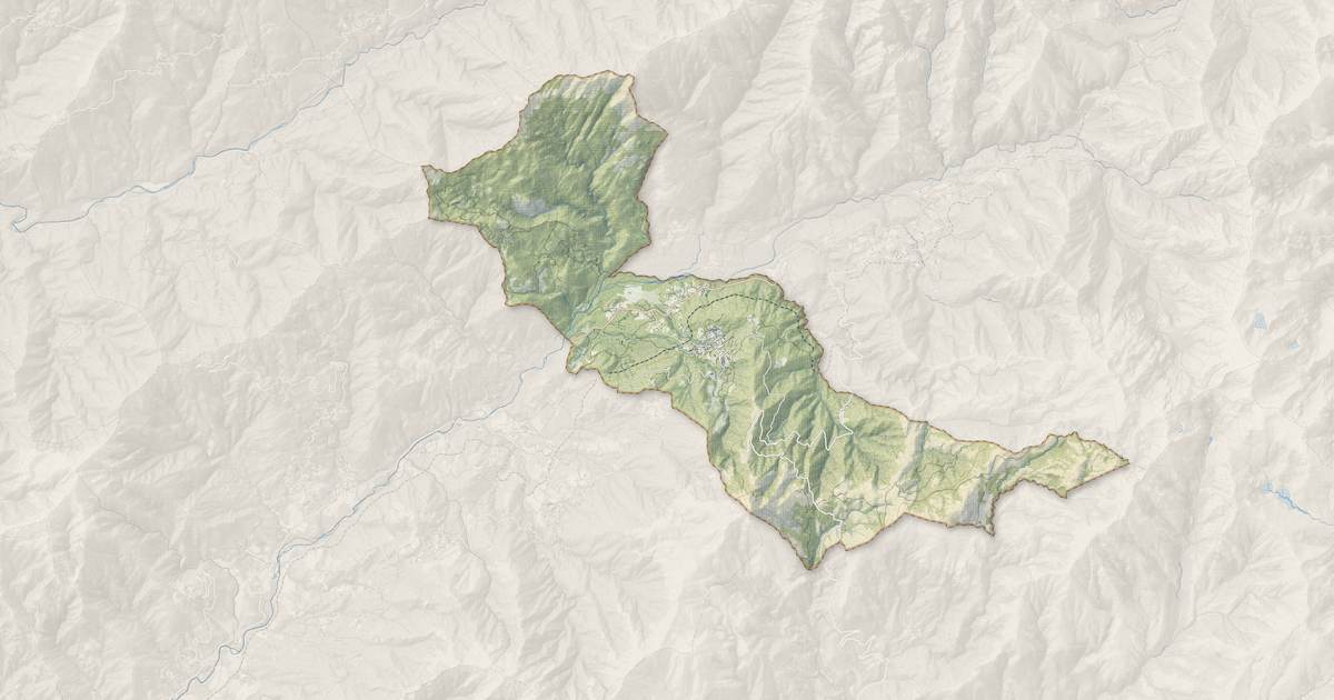 Portrait cartographique de Tavera : relief, eau, forêts, bâti et voies, calculés à partir des données de l'IGN