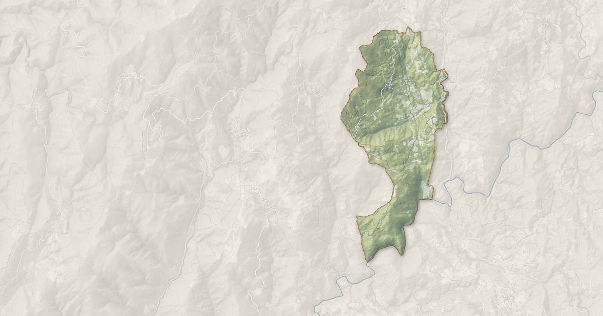 Portrait cartographique de Urbalacone : relief, eau, forêts, bâti et voies, calculés à partir des données de l'IGN