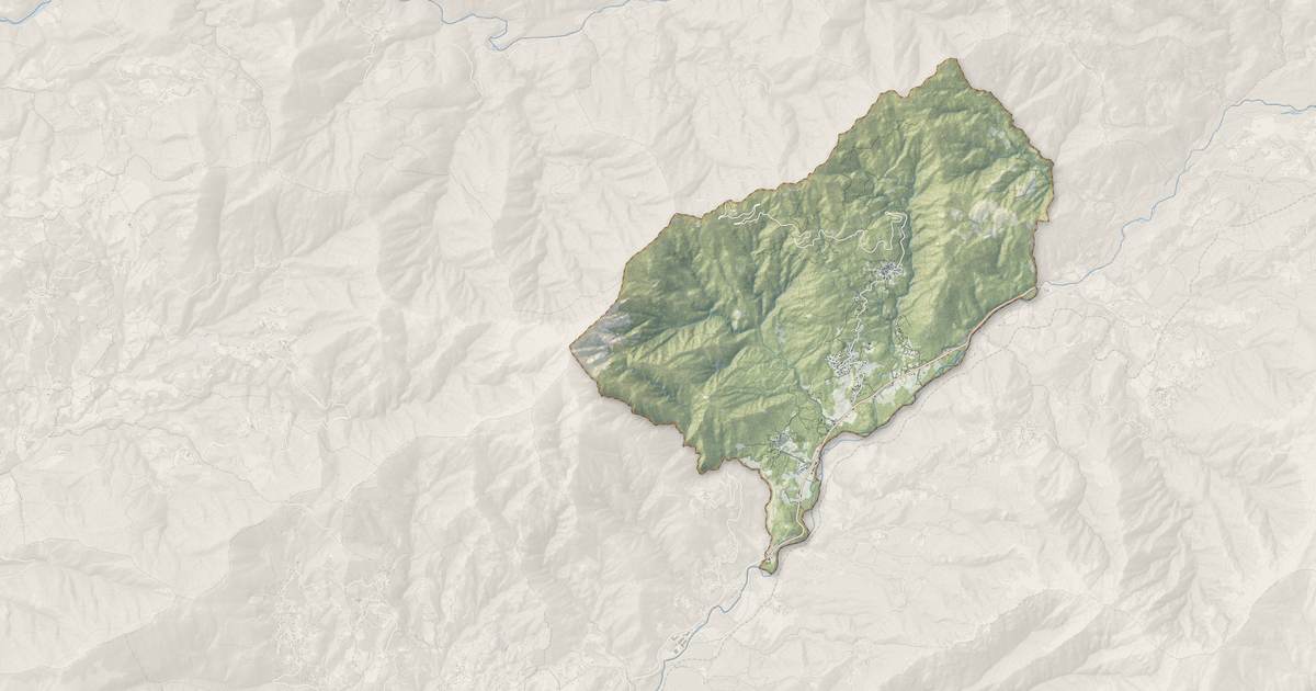 Portrait cartographique de Vero : relief, eau, forêts, bâti et voies, calculés à partir des données de l'IGN