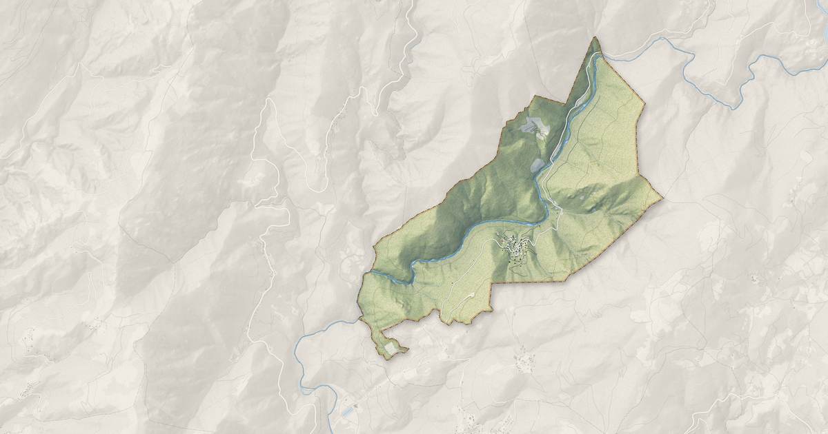 Portrait cartographique de Zoza : relief, eau, forêts, bâti et voies, calculés à partir des données de l'IGN