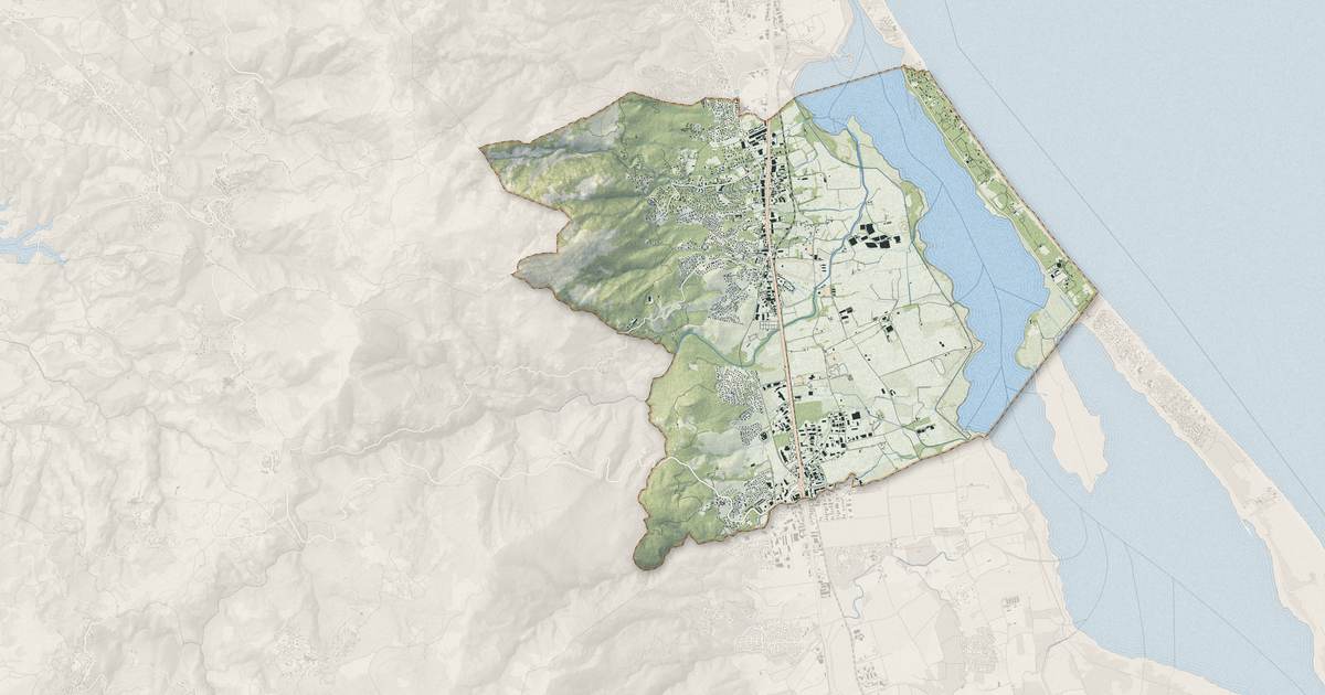 Portrait cartographique de Biguglia : relief, eau, forêts, bâti et voies, calculés à partir des données de l'IGN
