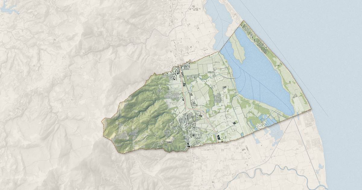 Portrait cartographique de Borgo : relief, eau, forêts, bâti et voies, calculés à partir des données de l'IGN