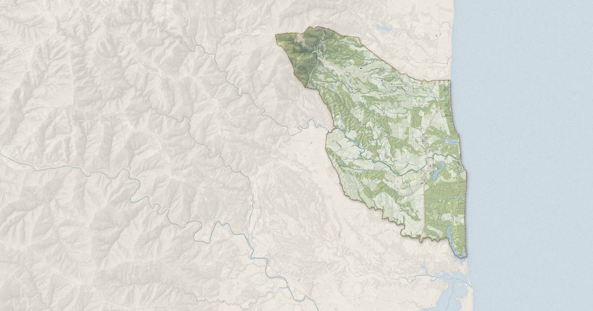 Portrait cartographique de Linguizzetta : relief, eau, forêts, bâti et voies, calculés à partir des données de l'IGN