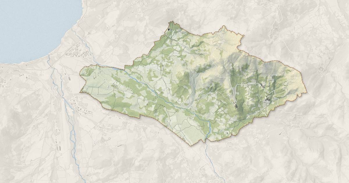 Portrait cartographique de Montegrosso : relief, eau, forêts, bâti et voies, calculés à partir des données de l'IGN
