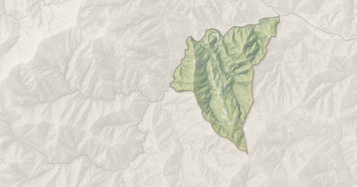 Portrait cartographique de Noceta : relief, eau, forêts, bâti et voies, calculés à partir des données de l'IGN
