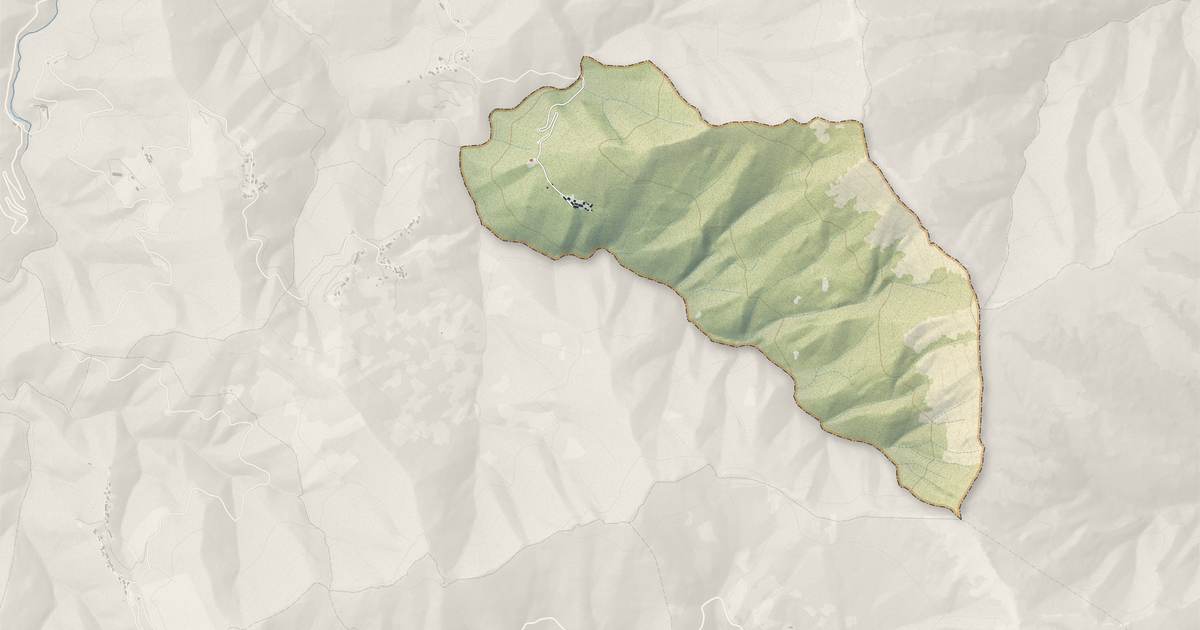 Portrait cartographique de Parata : relief, eau, forêts, bâti et voies, calculés à partir des données de l'IGN