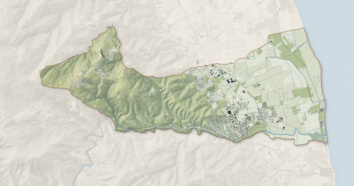 Portrait cartographique de Penta-di-Casinca : relief, eau, forêts, bâti et voies, calculés à partir des données de l'IGN