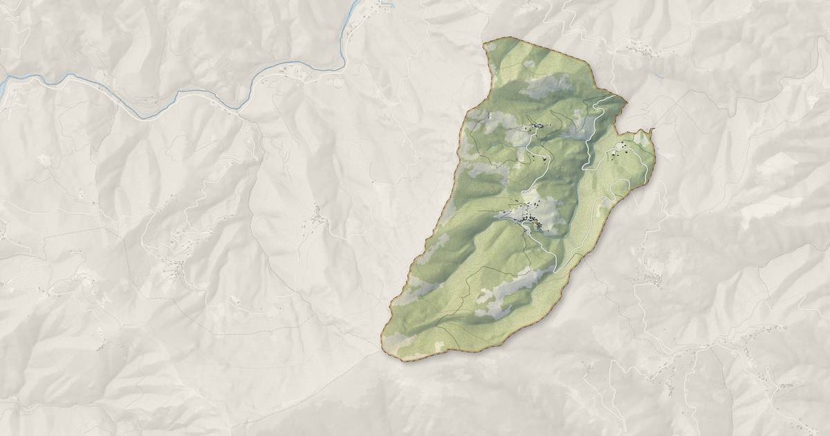 Portrait cartographique de Pero-Casevecchie : relief, eau, forêts, bâti et voies, calculés à partir des données de l'IGN