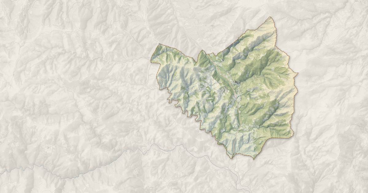 Portrait cartographique de Pietralba : relief, eau, forêts, bâti et voies, calculés à partir des données de l'IGN