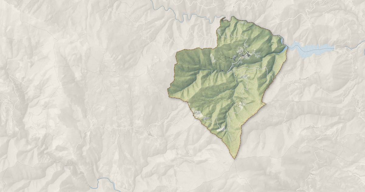 Portrait cartographique de Pietra-di-Verde : relief, eau, forêts, bâti et voies, calculés à partir des données de l'IGN