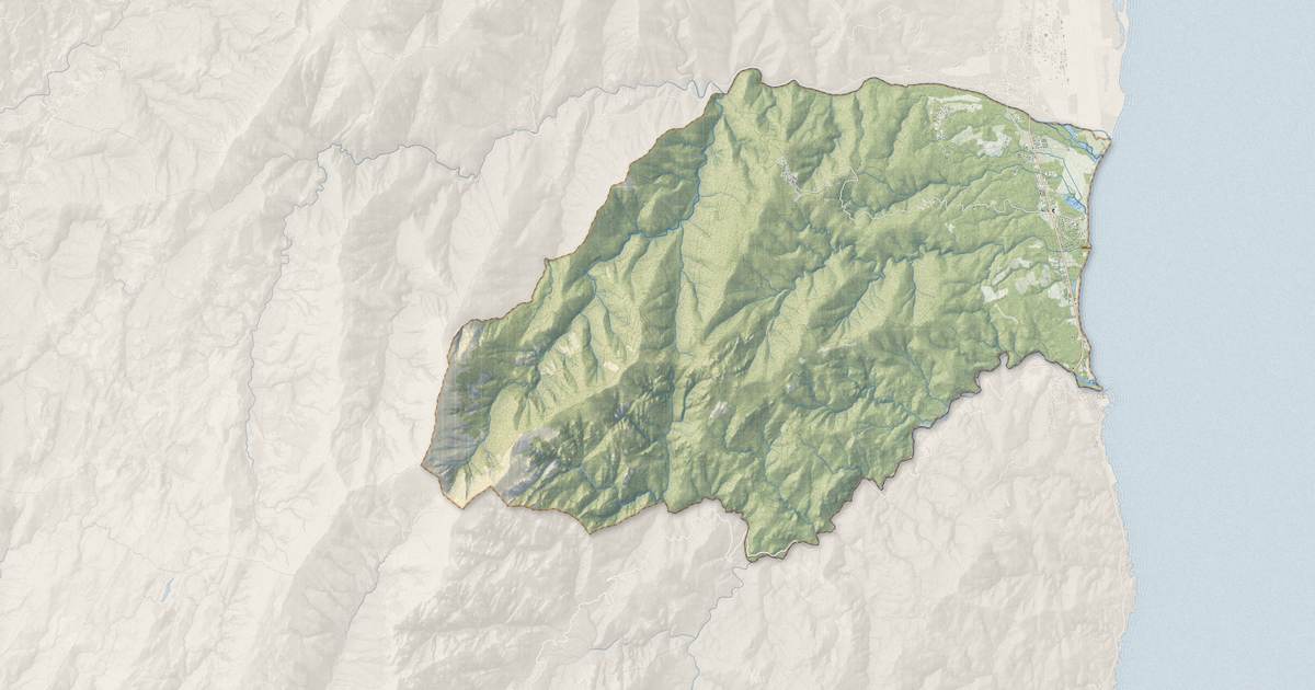 Portrait cartographique de Solaro : relief, eau, forêts, bâti et voies, calculés à partir des données de l'IGN