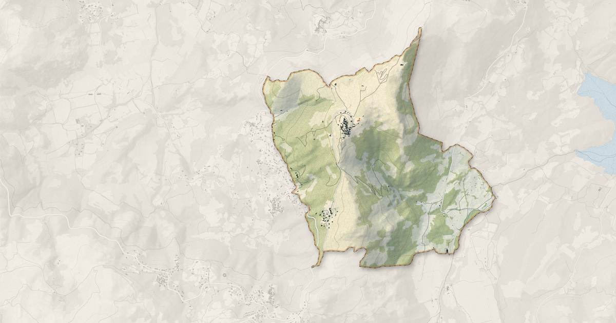 Portrait cartographique de Sant'Antonino : relief, eau, forêts, bâti et voies, calculés à partir des données de l'IGN